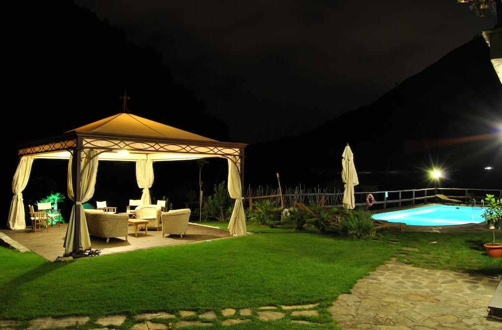 Bed and Breakfast Le Macine Del Confluente Бадалукко Экстерьер фото